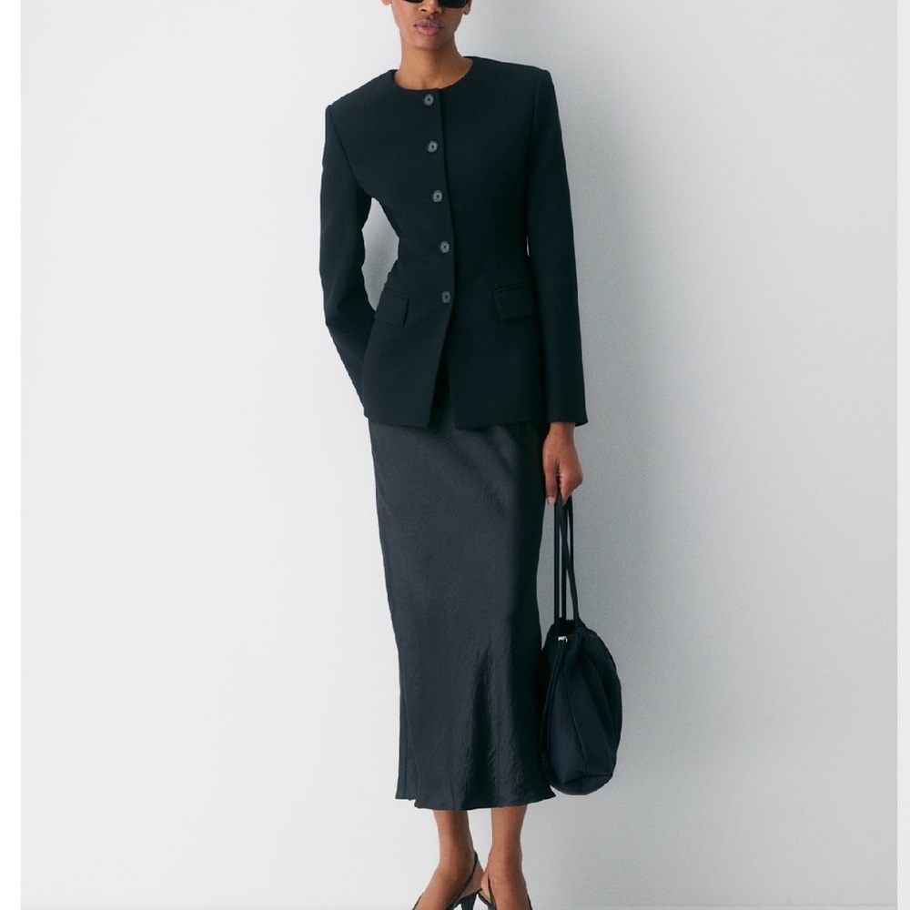 Aritzia Black Midi Skirt
